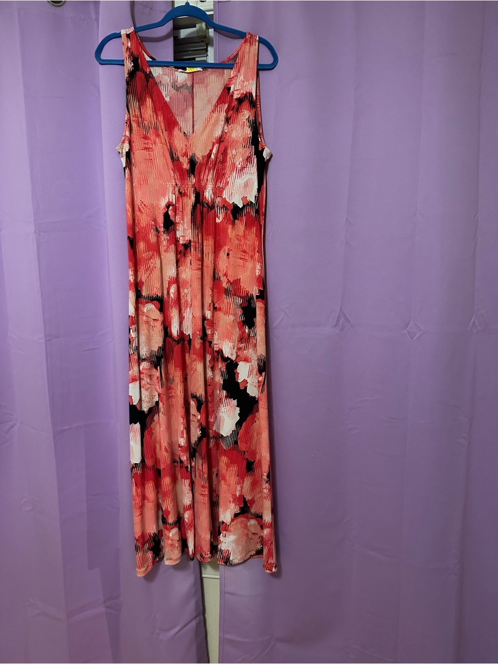 Sleeveless V-Neck Floral Maxi Dress in Coral Blend